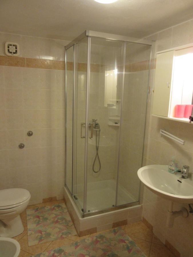 Apartmani Gracijela Karlobag Luaran gambar