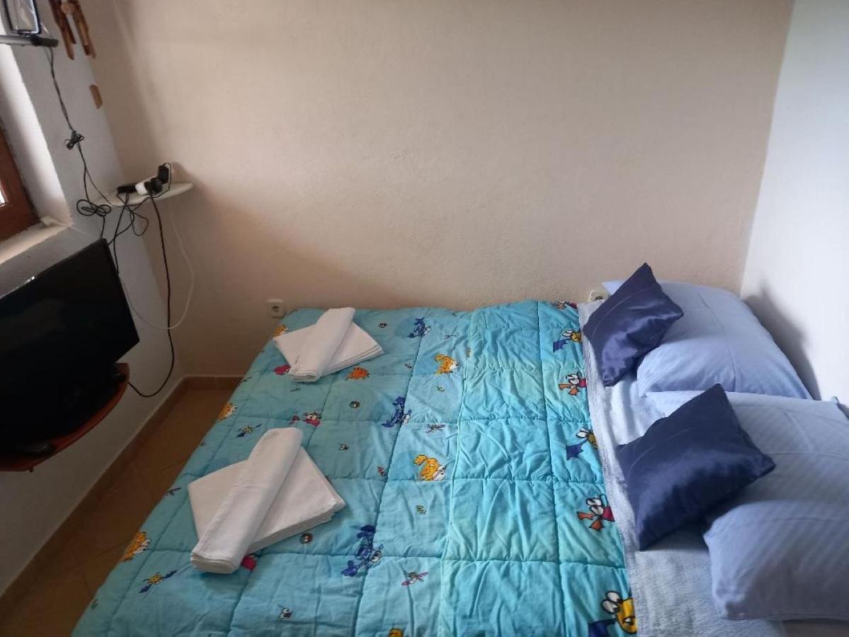 Apartmani Gracijela Karlobag Luaran gambar